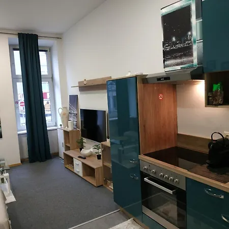 Gutbau Com, Whole Apartment 4U, Self-Check-In, Top-Location, Underground & Shops Under Window, 3-5Min Walking To Swimming & Footbal Stadion, Wake-Up In Sunshine Vienna Exterior photo